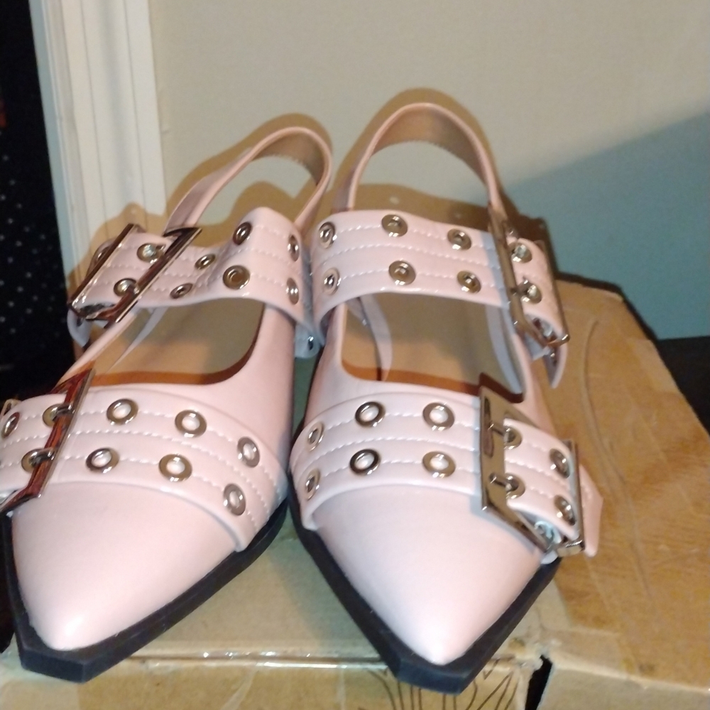 Stylish Pink Women's Shoes with Buckle Detail - Picture 8 of 14